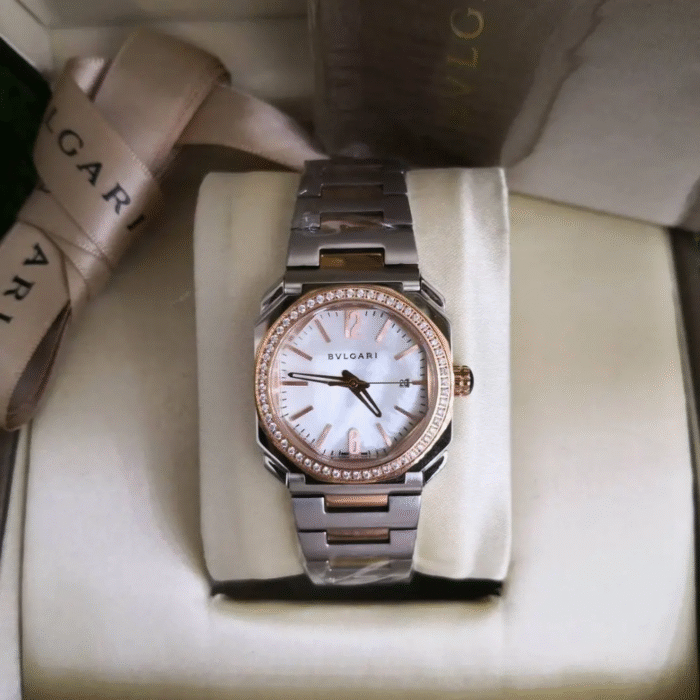 Relógio Bvlgari Octo Cravejado / branco